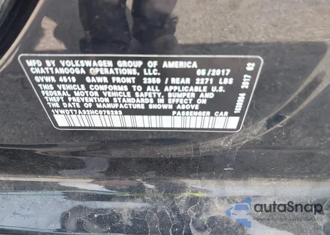 2017 Volkswagen Passat 1.8T R-Line z USA, uszkodzony, nr VIN 1VWDT7A32HC075283